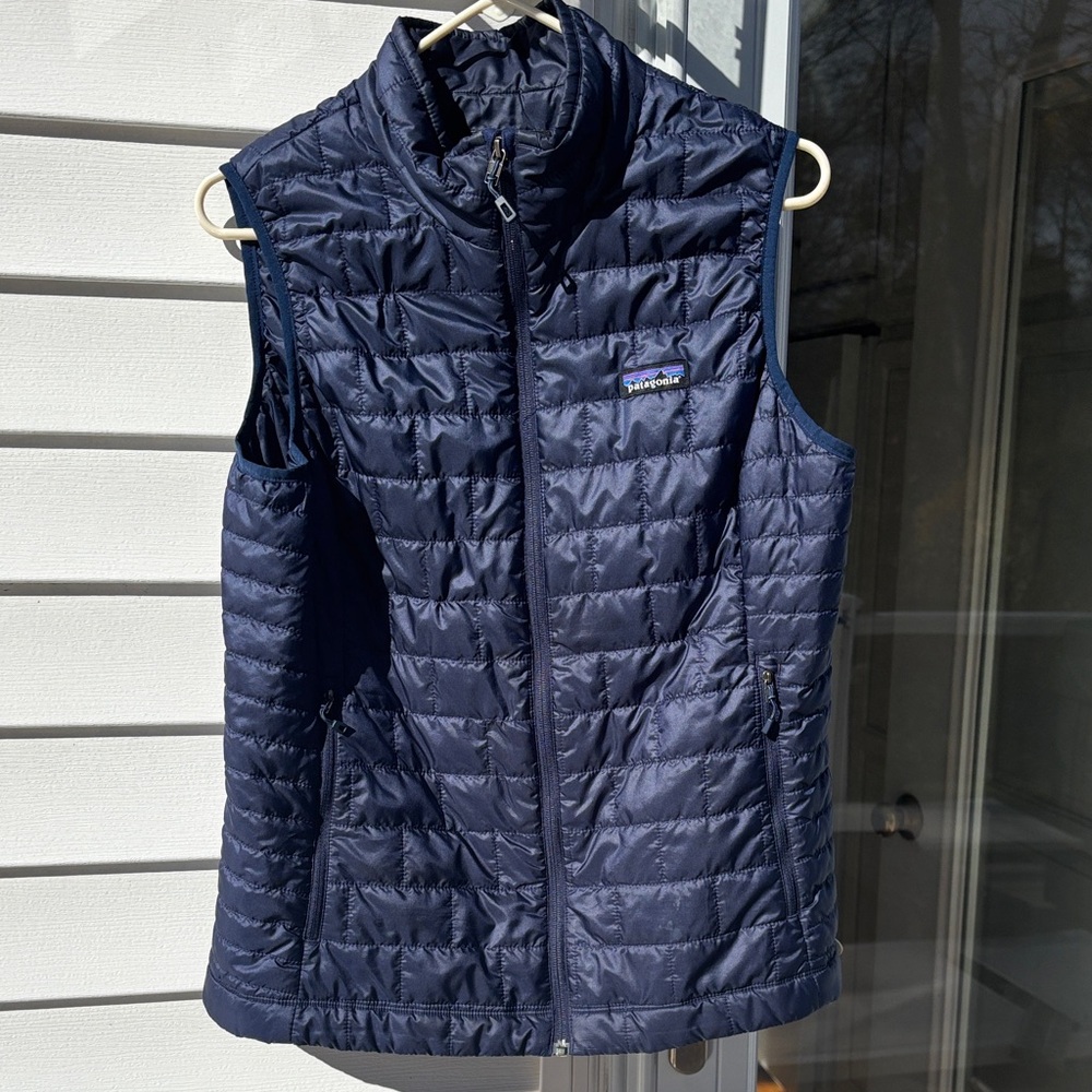 Patagonia Women's Dark Blue Quilted Vest Large